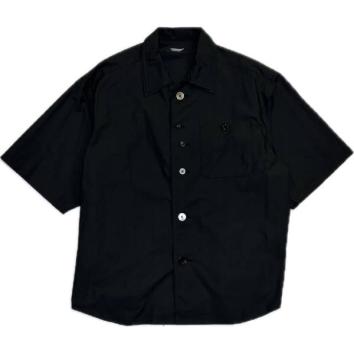 【UNDERCOVER-アンダーカバー】Coタイプライター ダブルカラー半袖シャツ【BLK】