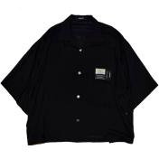 【UNDERCOVER-アンダーカバー】【UNISEX】Ryネームコラージュ半袖開襟BIGシャツ【BLK】