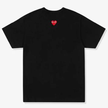【PLAY COMME des GARCONS】 T-SHIRT RED EMBLEM BACK RED HEART【BLK】