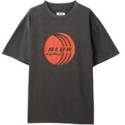 【INSONNIA PROJECTS-インソニアプロジェクト】Arabic Logo TEE【BLK】