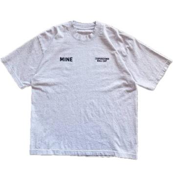 【MINE USA/マイン ユーエスエー】MINE x COOPERS TOWN BALL CAP Flock Print Tee【A.GRY】